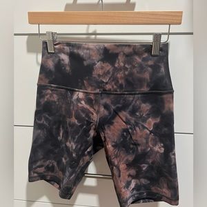 Align 8” diamond dye bike shorts